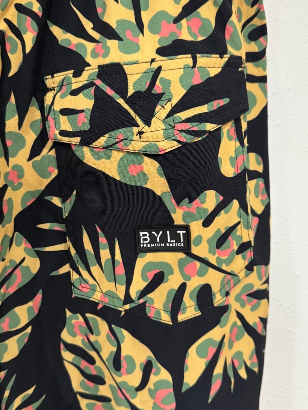 BYLT Mens XL Active Premium Basics Hybrid Swim Shorts Trunks Tropical No Liner